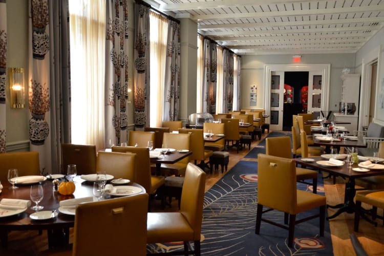 Restaurant R'evolution Bienville Room